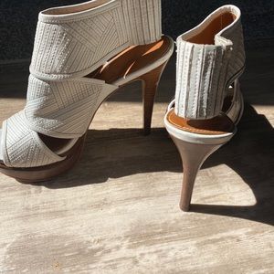 ✨Calvin Klein High heels